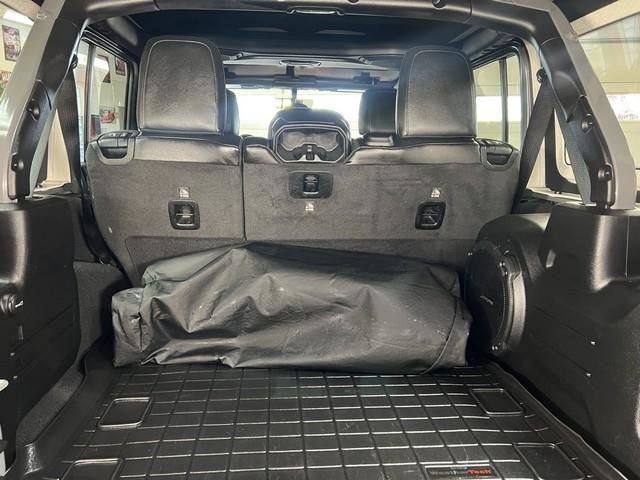 Used 2022 Jeep Wrangler Unlimited Rubicon w/ Cold Weather Group image 9