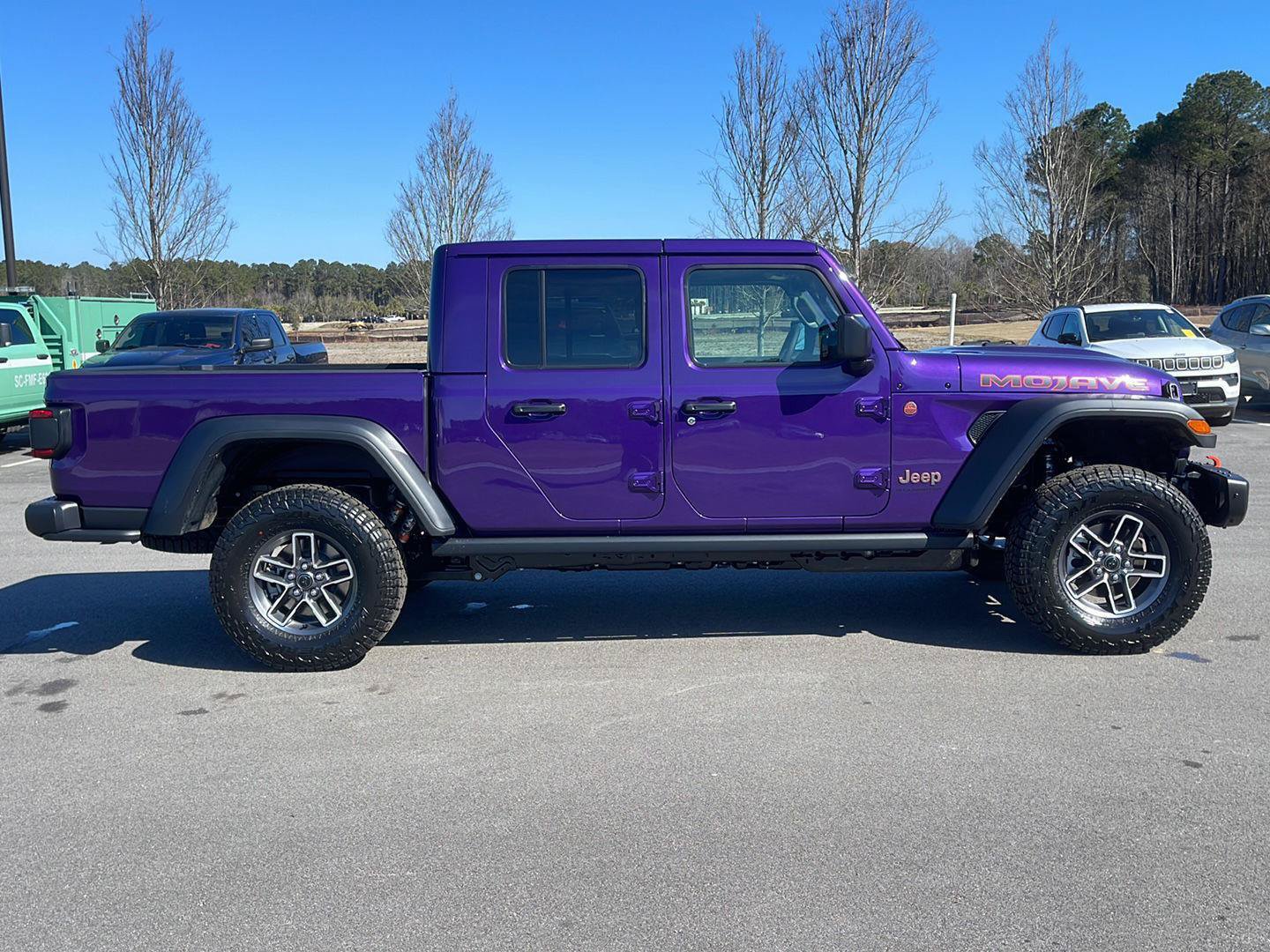 New 2026 Jeep Gladiator Mojave w/ Steel Bumper Group AWD/4WD image 8