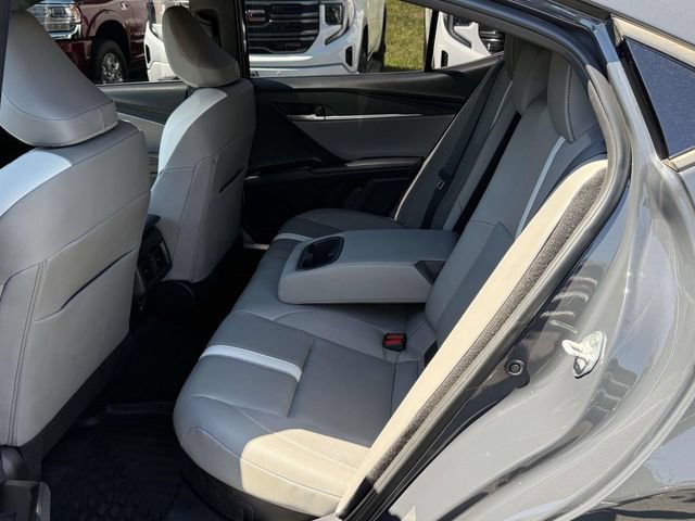 Used 2025 Toyota Camry SE FWD image 12