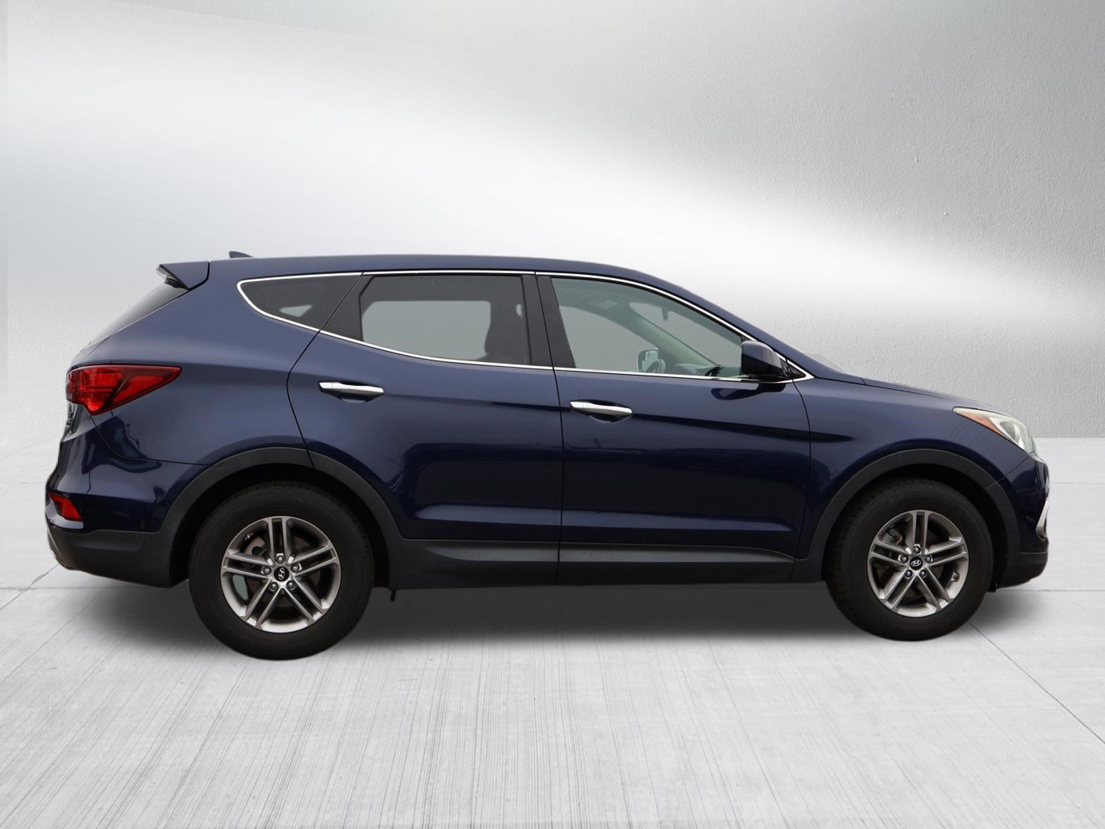 Used 2017 Hyundai Santa Fe Sport image 8