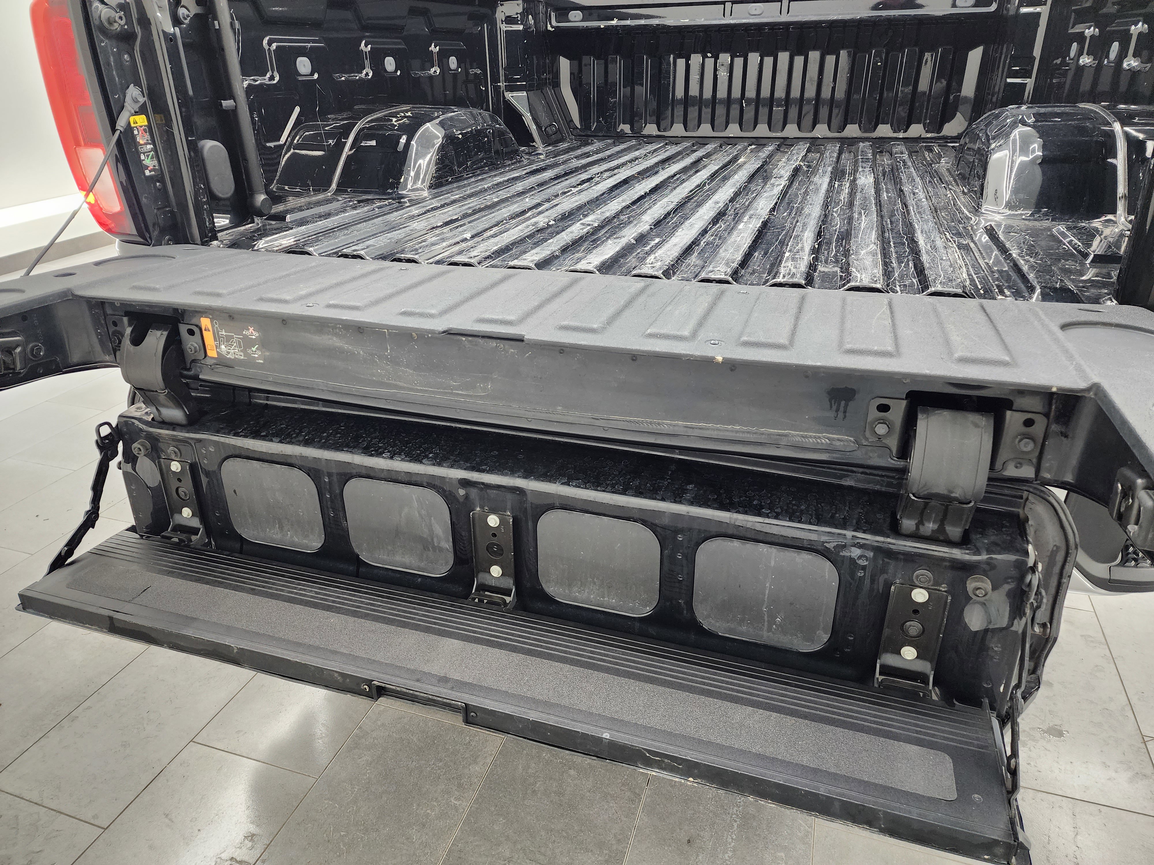 Used 2023 GMC Sierra 2500 SLE w/ SLE Convenience Package image 28