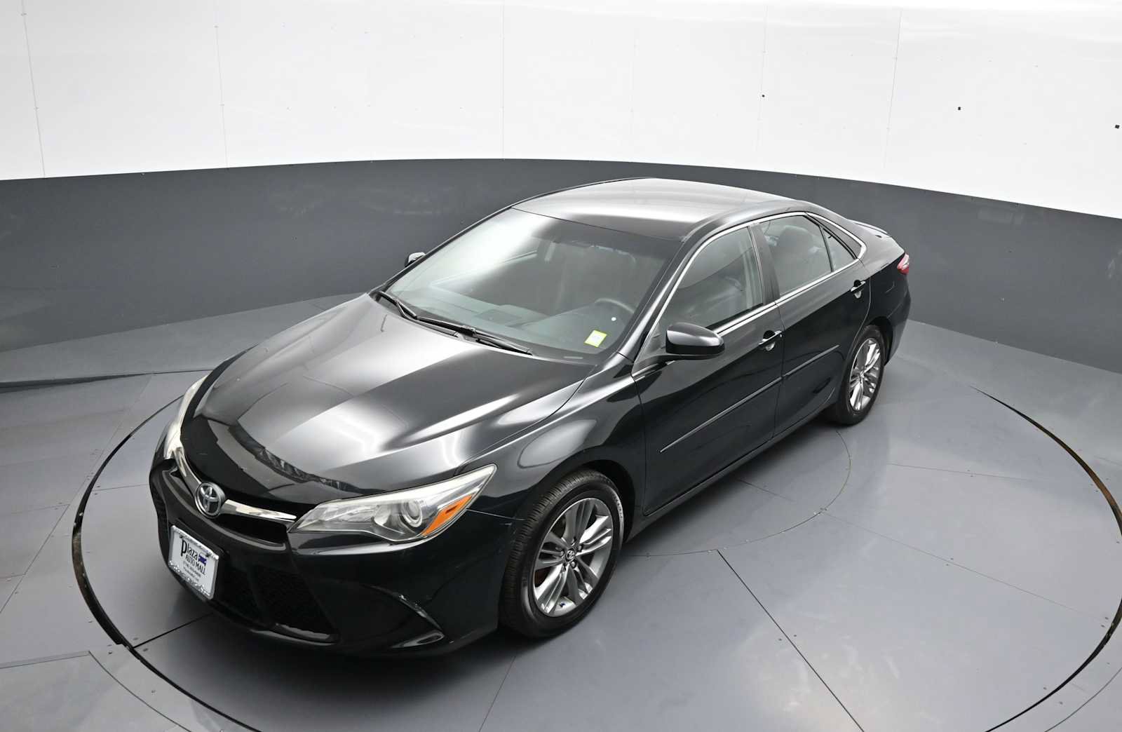 Used 2016 Toyota Camry SE w/ Protection Package (Q2) FWD image 32
