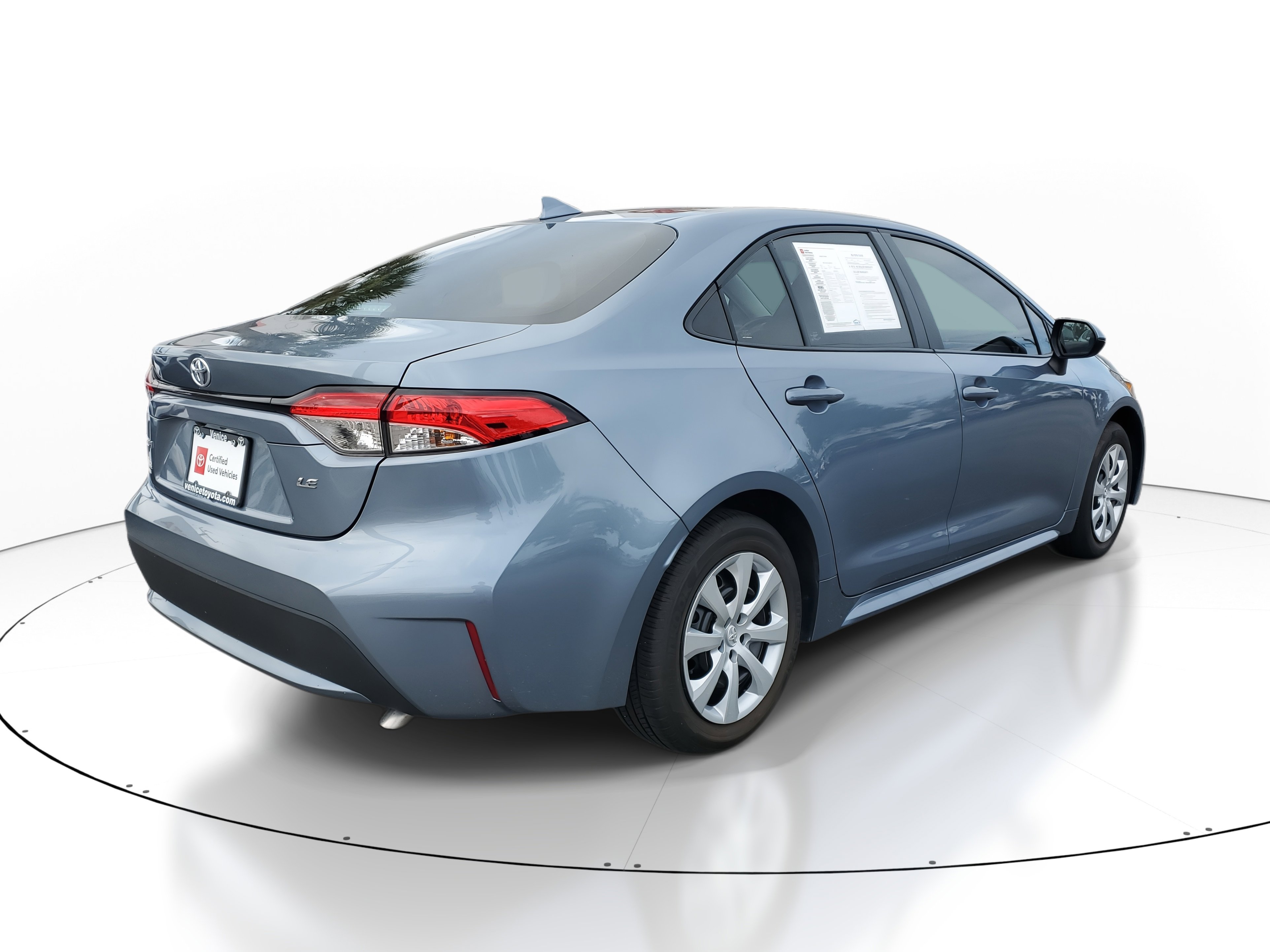 Used 2022 Toyota Corolla LE FWD image 4