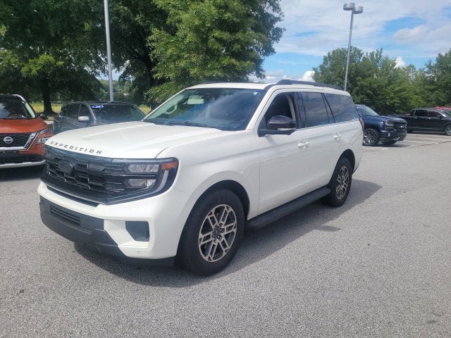 Used 2025 Ford Expedition Active RWD image 16