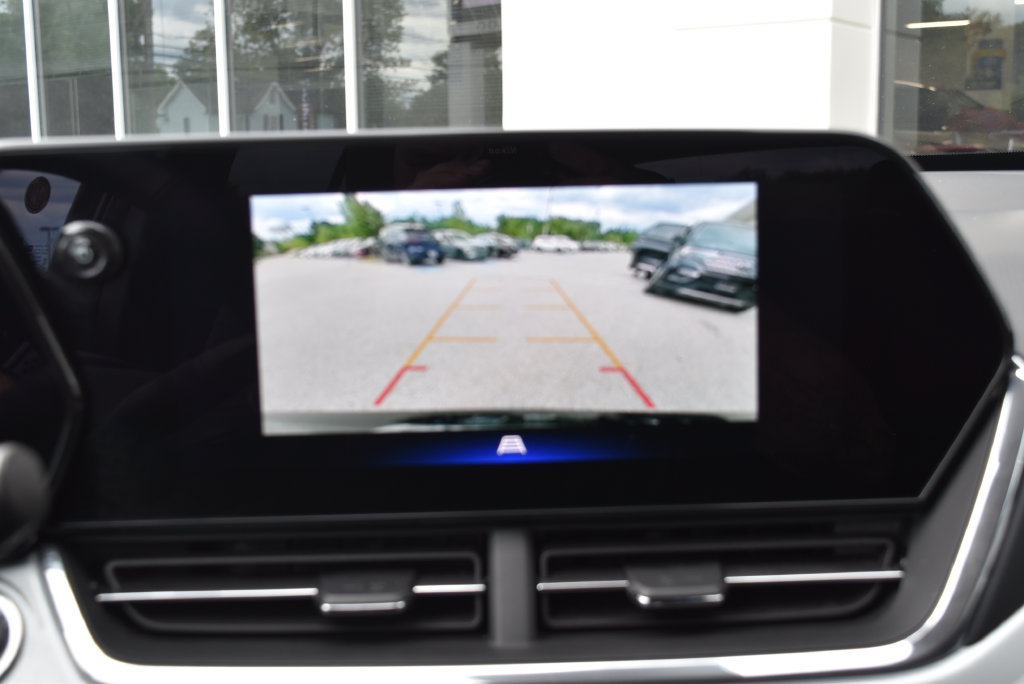 Used 2025 Chevrolet Trax LT w/ LT Convenience Package FWD image 15