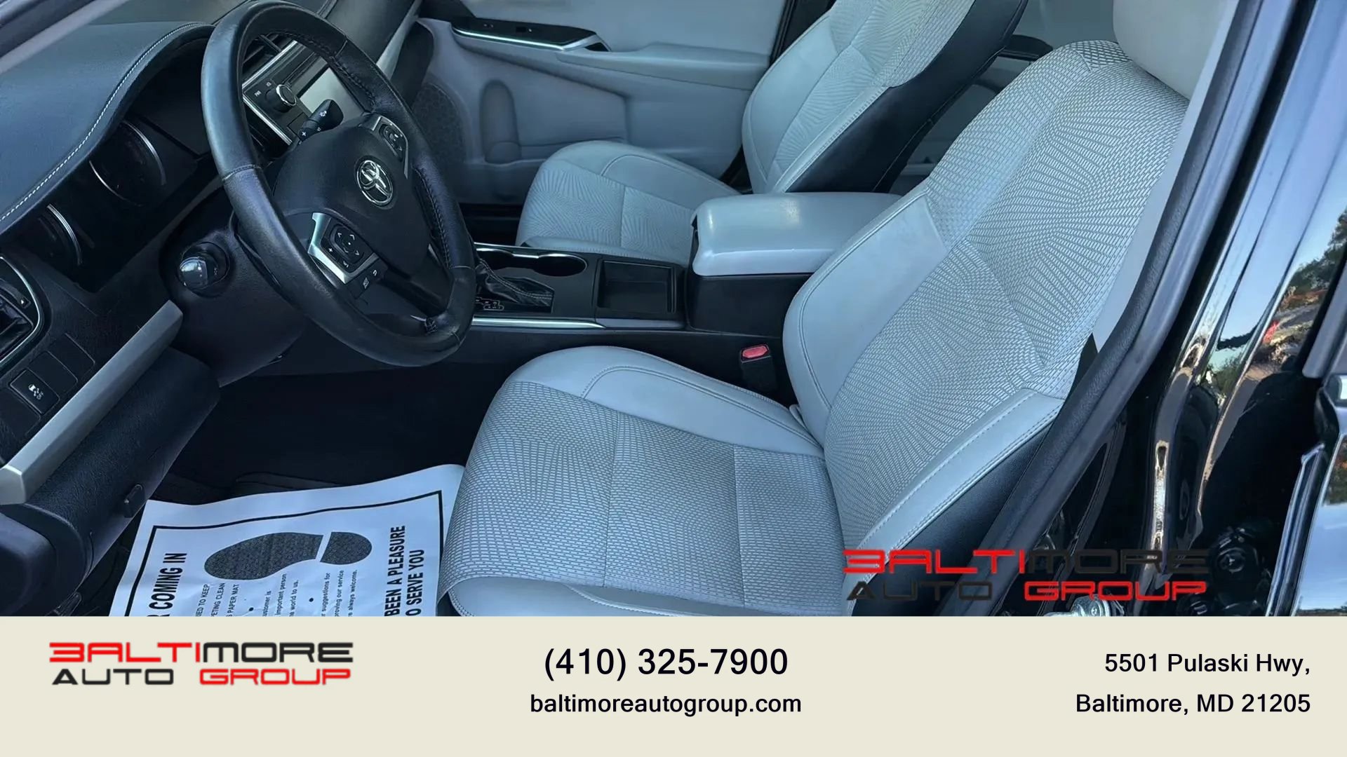 Used 2017 Toyota Camry SE w/ Moonroof Package FWD image 9