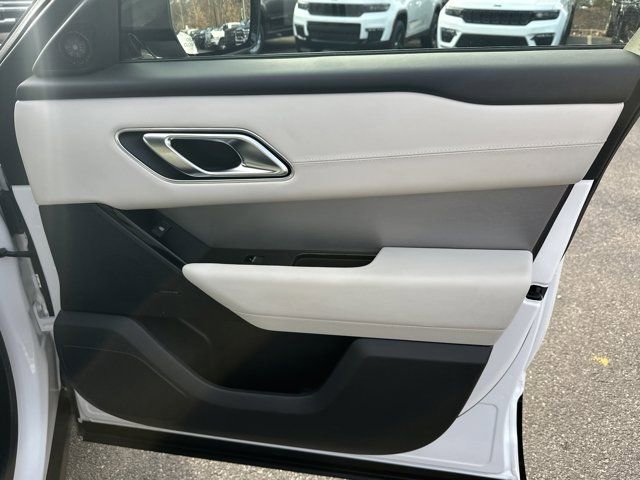 Used 2023 Land Rover Range Rover Velar R-Dynamic S image 19