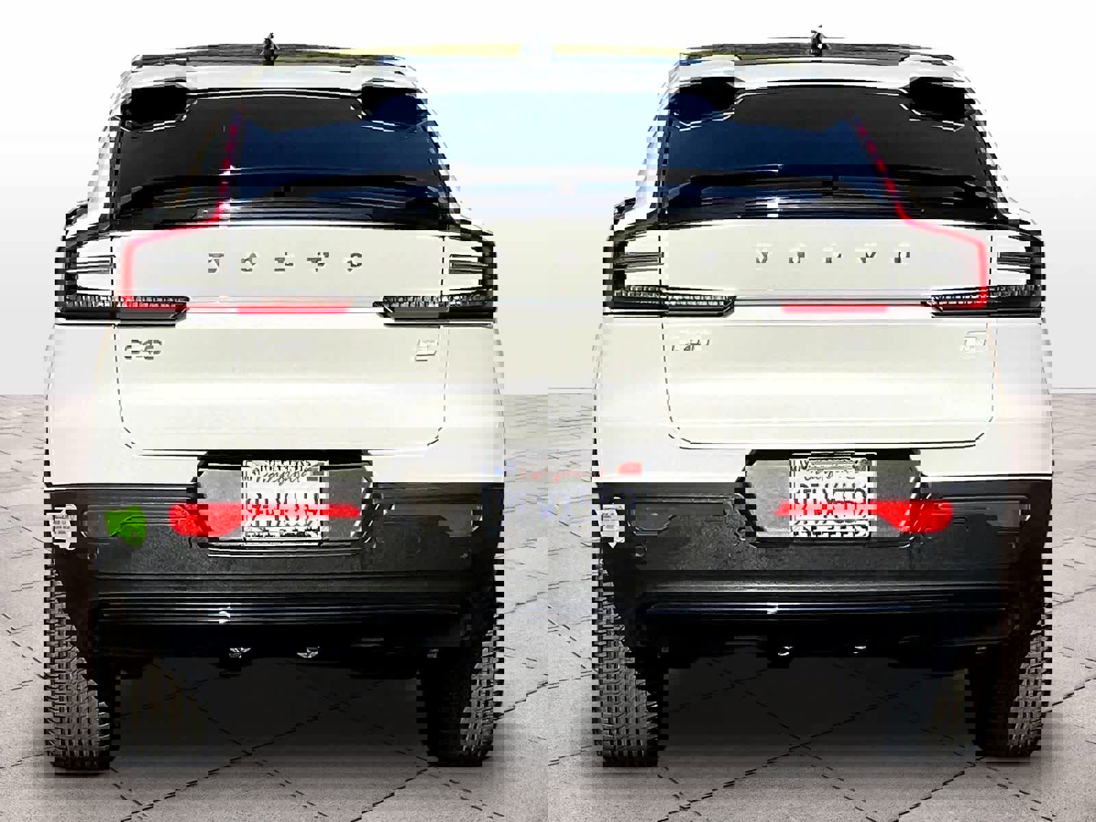 Used 2023 Volvo C40 P8 Recharge Ultimate image 7