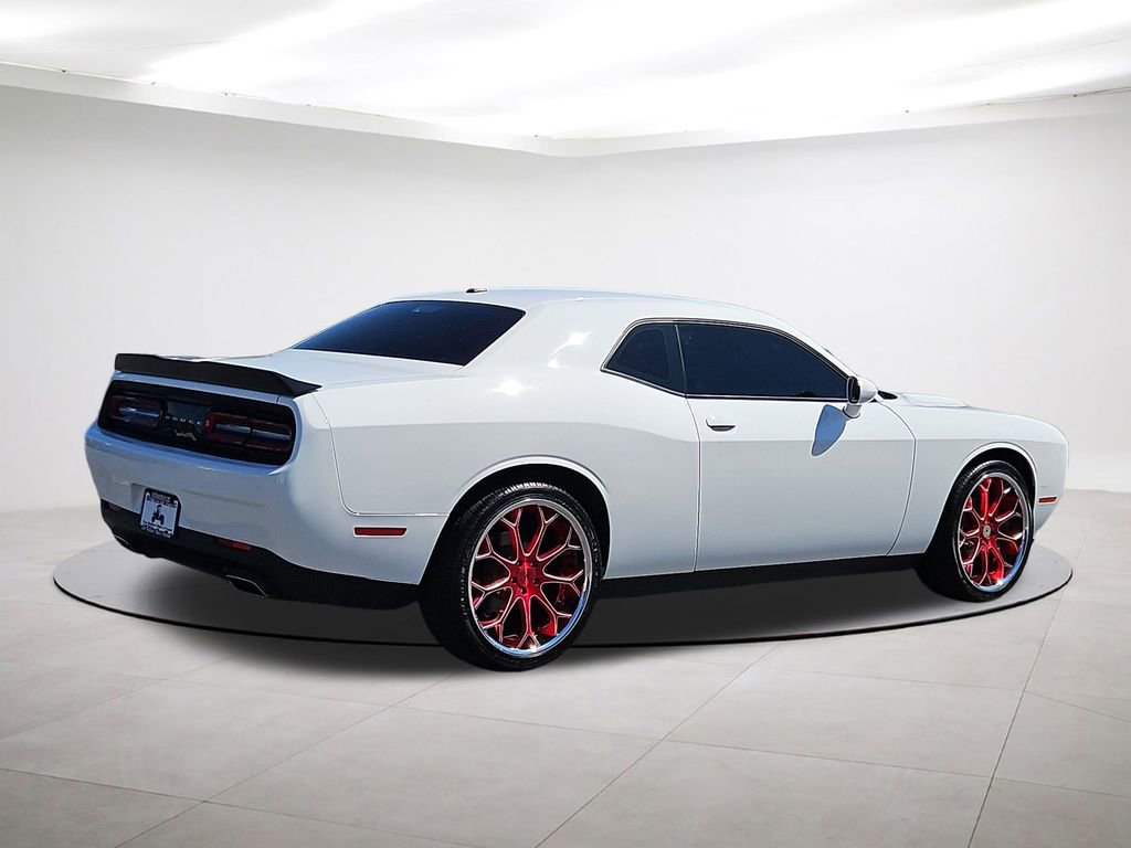 Used 2023 Dodge Challenger SXT RWD image 7