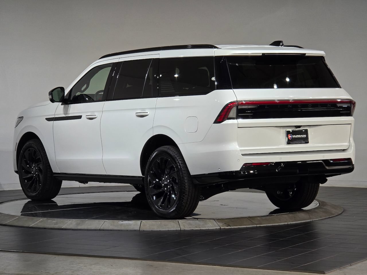 New 2025 Lincoln Navigator Reserve w/ Jet Appearance Package AWD/4WD image 7
