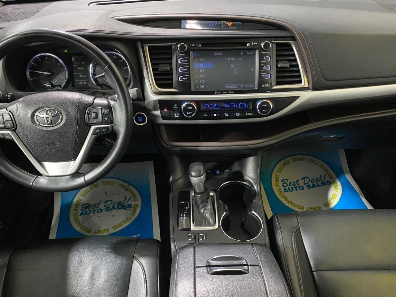 Used 2019 Toyota Highlander XLE AWD/4WD image 17
