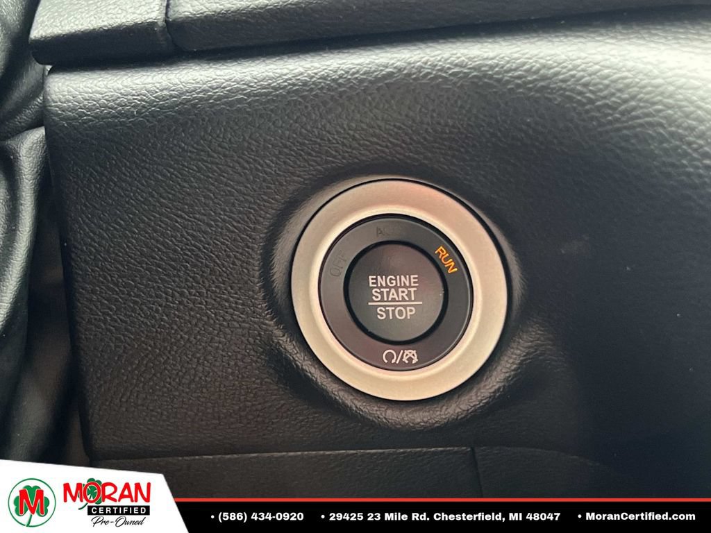 Used 2025 Chrysler Pacifica Select FWD image 26