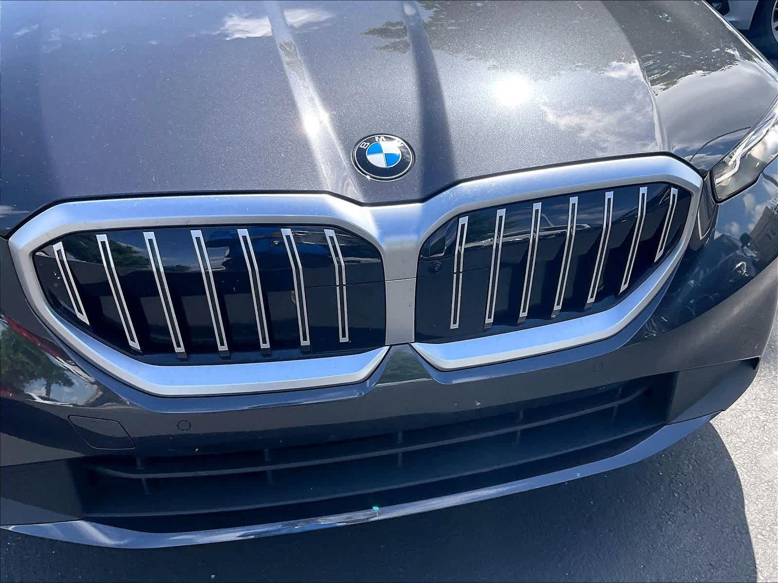 Used 2024 BMW 530i w/ Premium Package RWD image 31