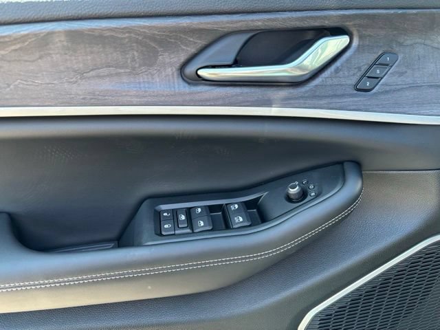 Certified 2026 Jeep Grand Cherokee Limited w/ Limited Altitude Package AWD/4WD image 12