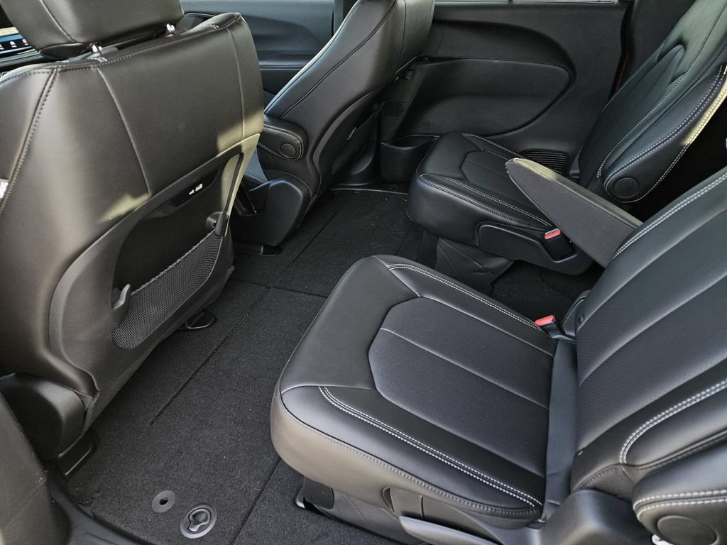 New 2026 Chrysler Pacifica Select w/ S Appearance Package FWD image 10
