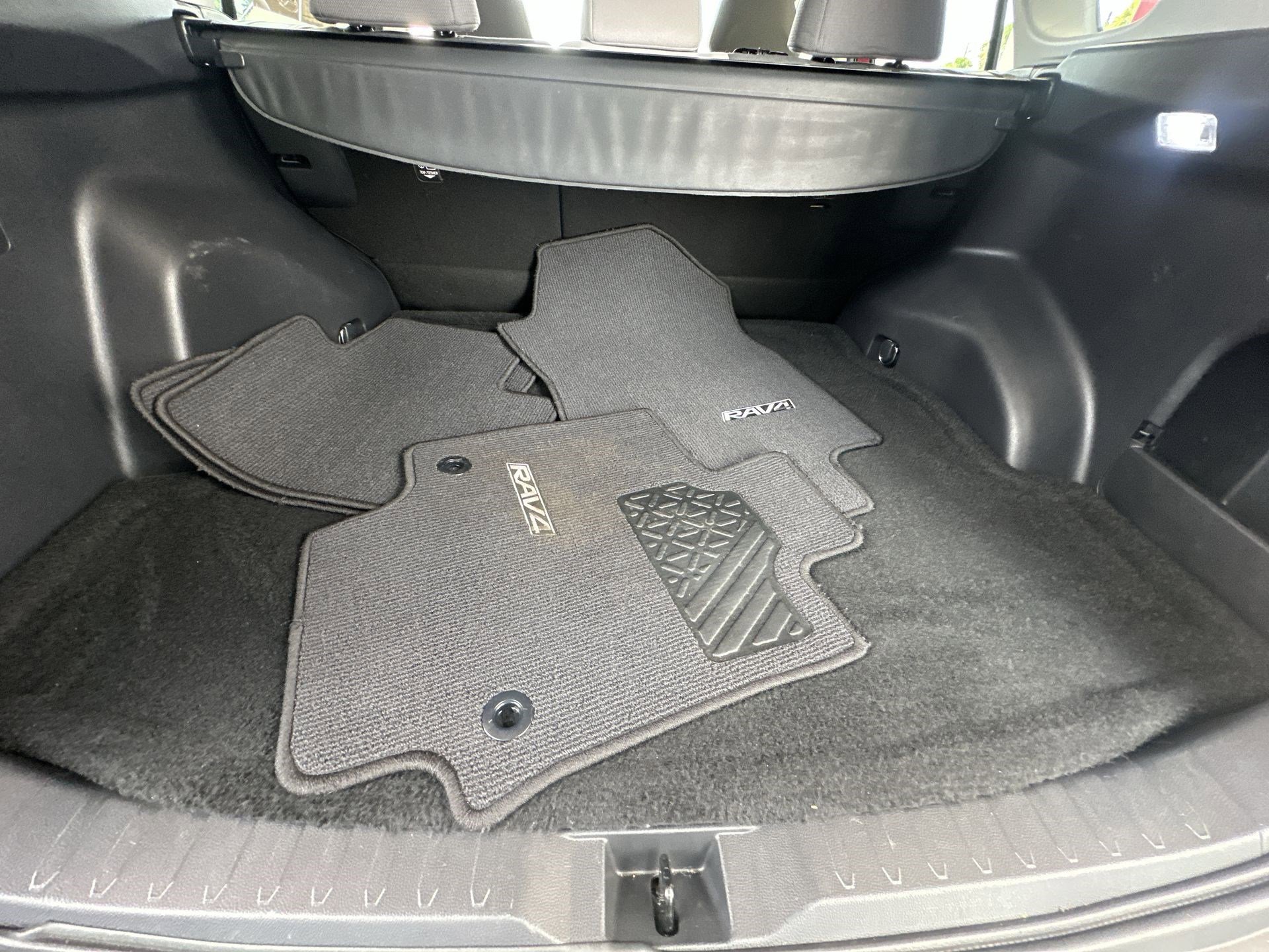 Used 2021 Toyota RAV4 XLE image 21