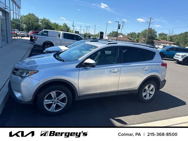 Used 2013 Toyota RAV4 XLE AWD/4WD image 5