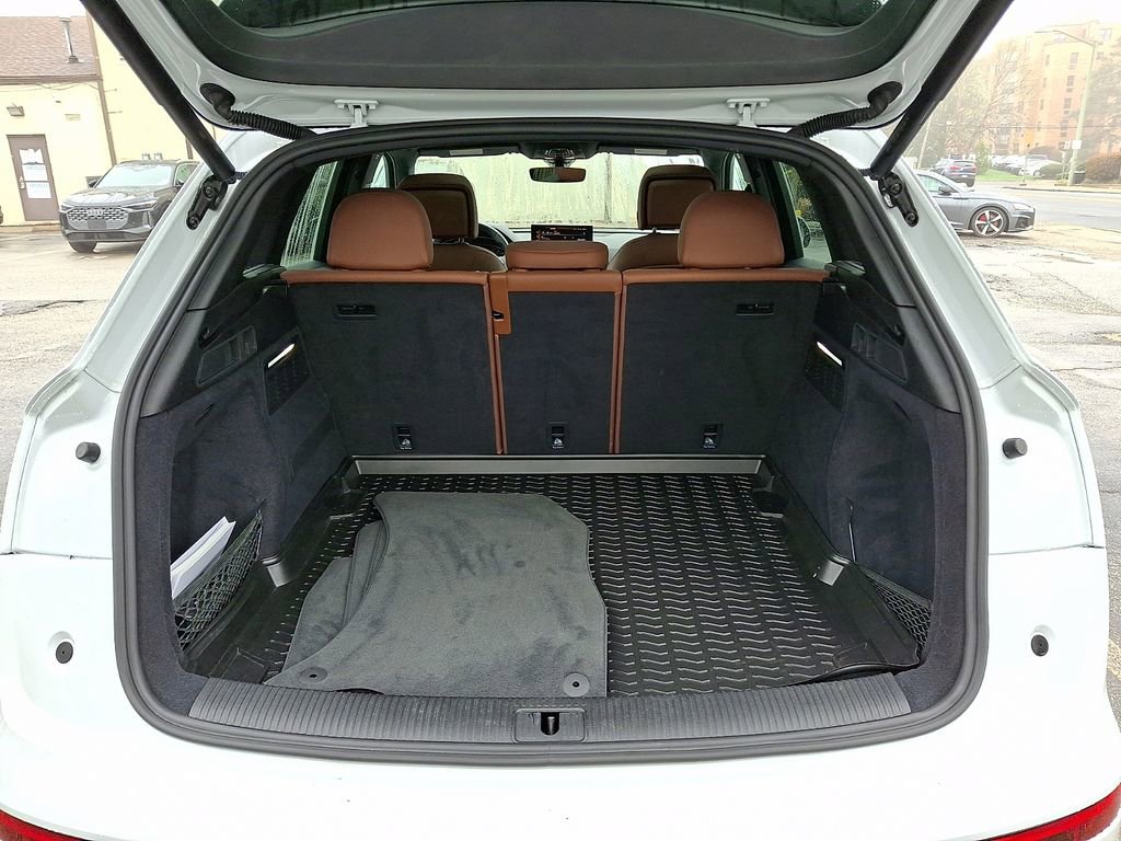 Used 2023 Audi Q5 2.0T Premium w/ Convenience Package image 29