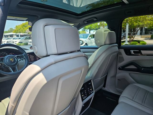 Used 2021 Porsche Cayenne AWD/4WD image 34