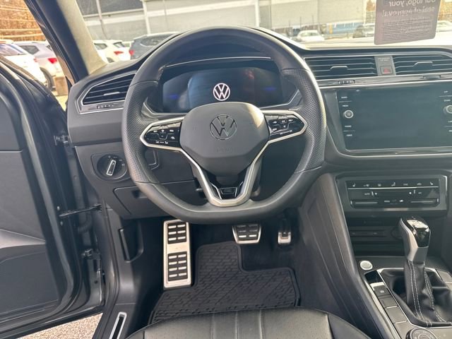 Certified 2024 Volkswagen Tiguan SE R-Line image 17