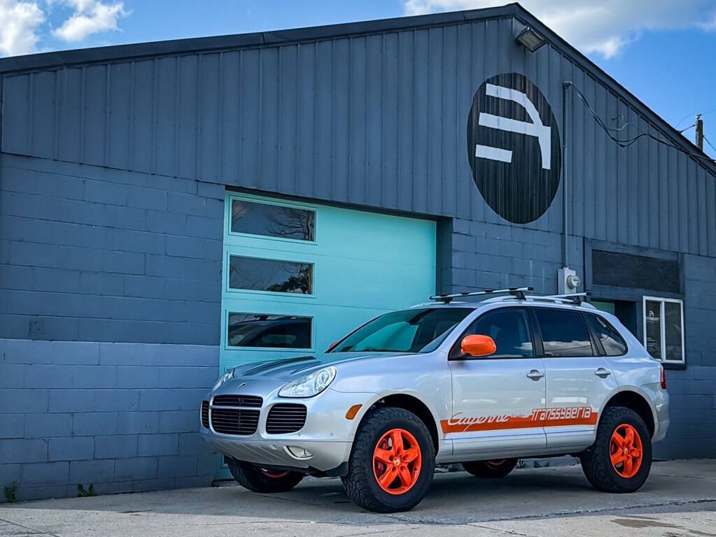 Used 2006 Porsche Cayenne Turbo AWD/4WD image 2