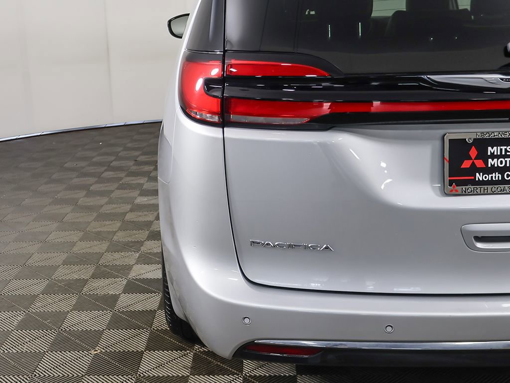 Used 2024 Chrysler Pacifica Limited FWD image 19