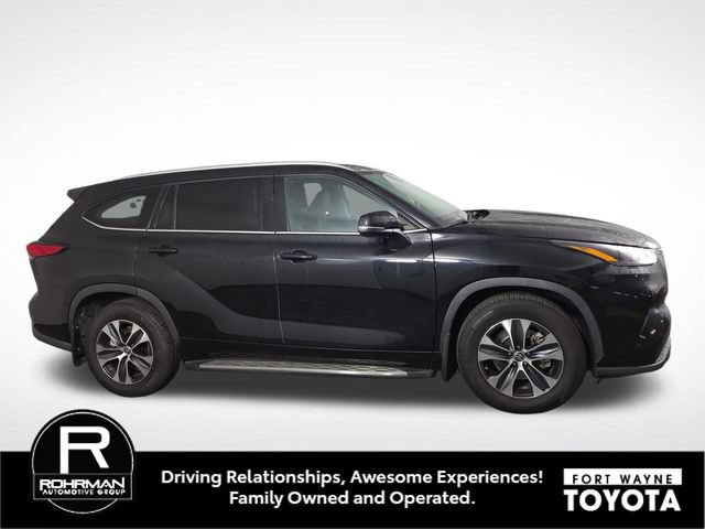 Used 2022 Toyota Highlander XLE FWD image 5