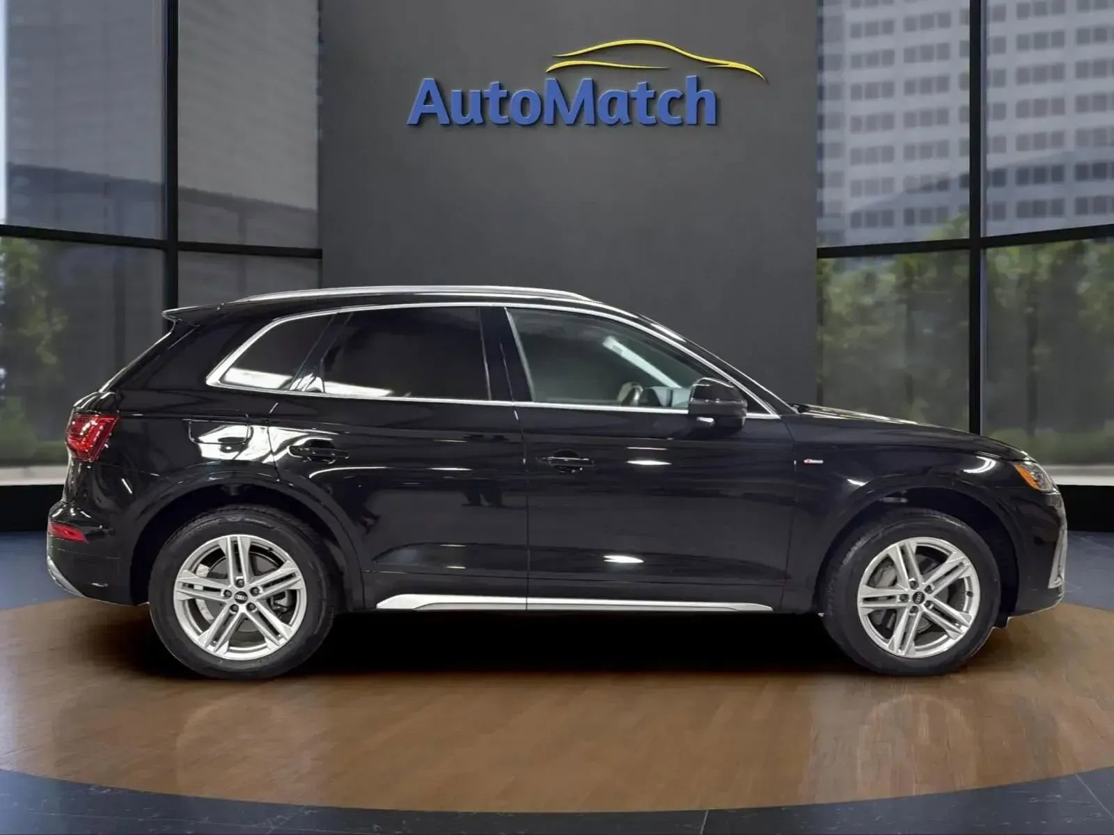 Used 2021 Audi Q5 e Premium Plus w/ Premium Plus Package image 12