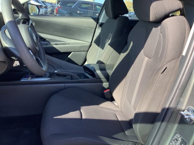 Certified 2024 Hyundai Elantra SE FWD image 16