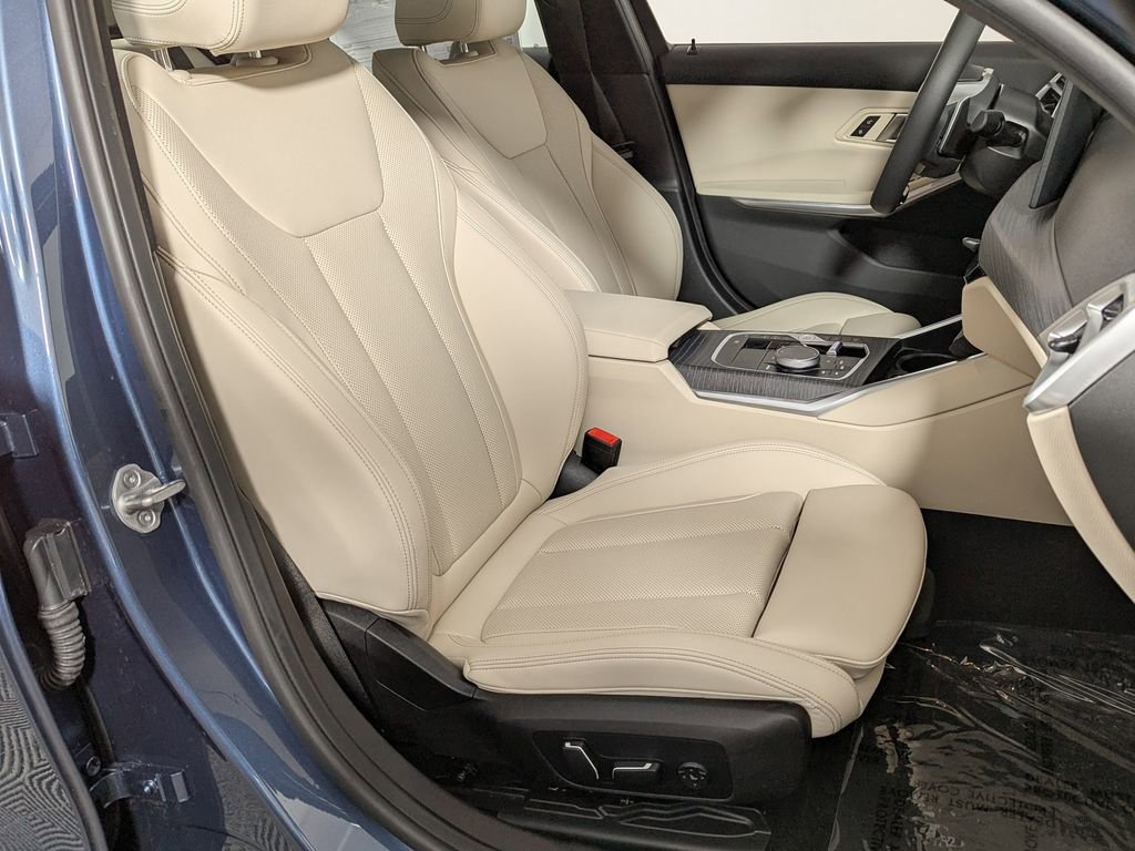 Used 2025 BMW 330i xDrive Sedan w/ M Sport Package image 24