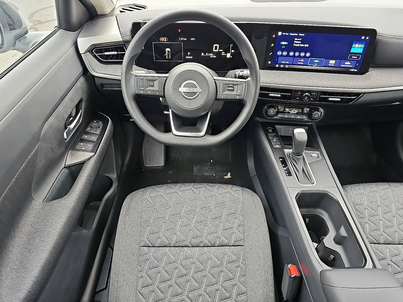 New 2026 Nissan Kicks SV w/ SV Premium Package image 7