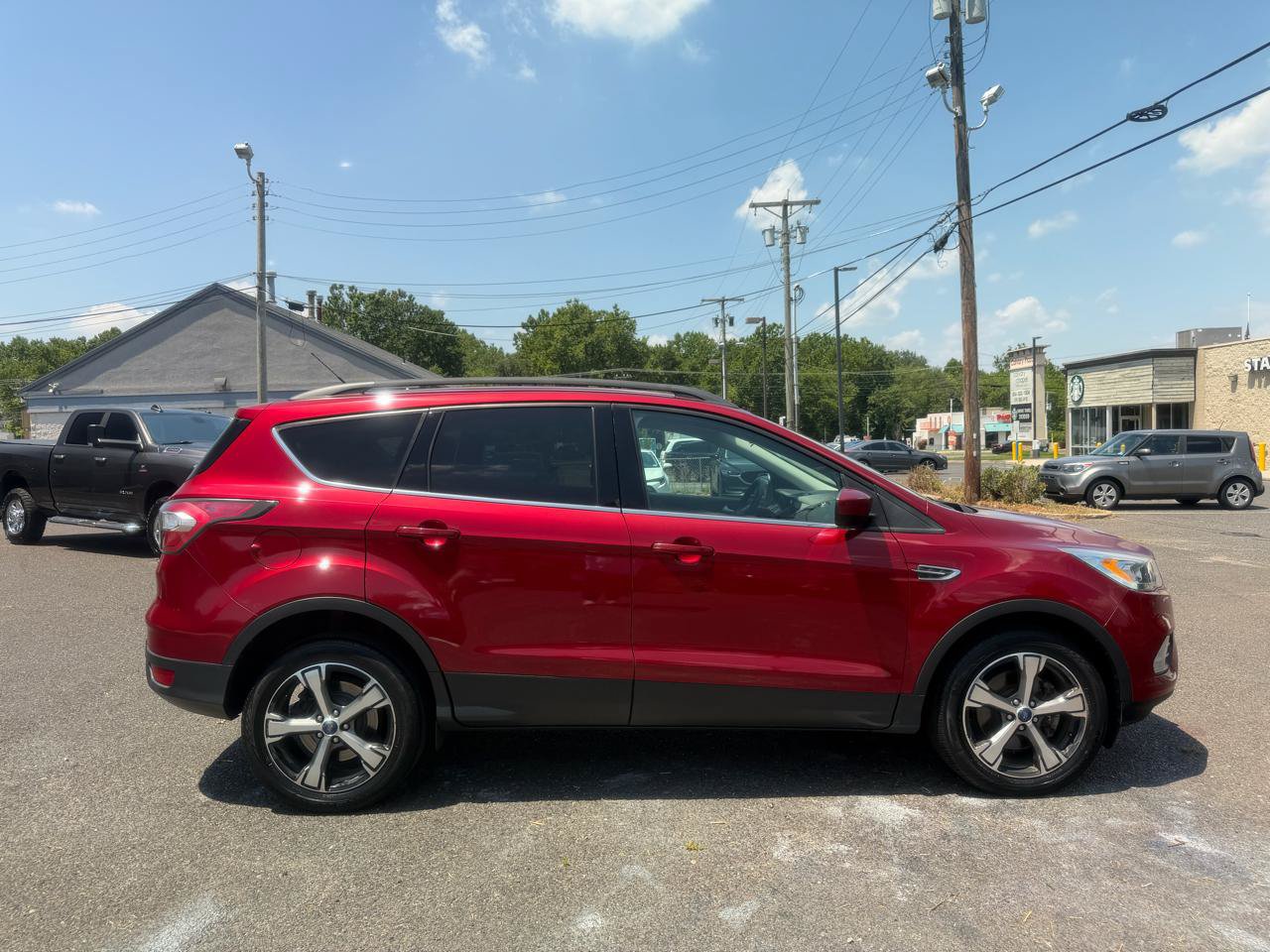 Used 2017 Ford Escape SE w/ SE Leather Comfort Package AWD/4WD image 4