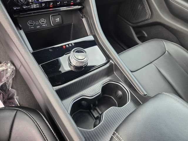 Certified 2025 Jeep Grand Cherokee Limited w/ Black Appearance Package RWD image 23