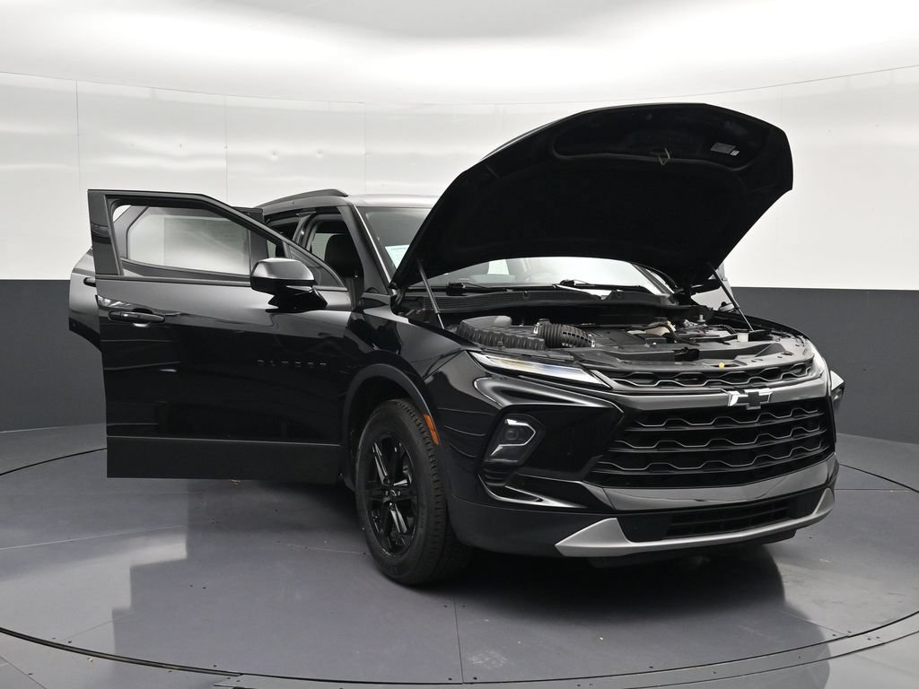 Used 2024 Chevrolet Blazer LT w/ Midnight/Sport Edition FWD image 32