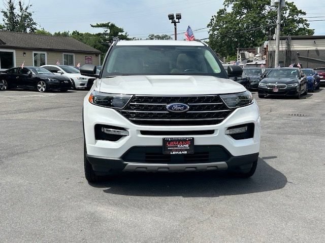 Used 2021 Ford Explorer XLT w/ Equipment Group 202A AWD/4WD image 2