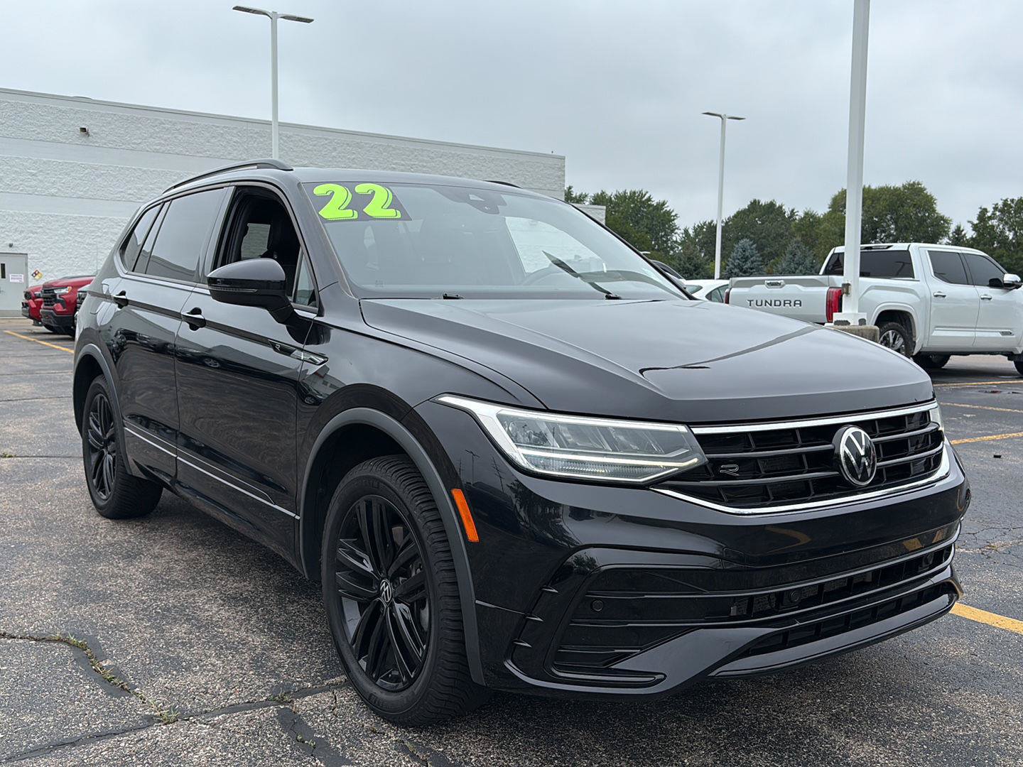 Used 2022 Volkswagen Tiguan SE R-Line AWD/4WD image 30
