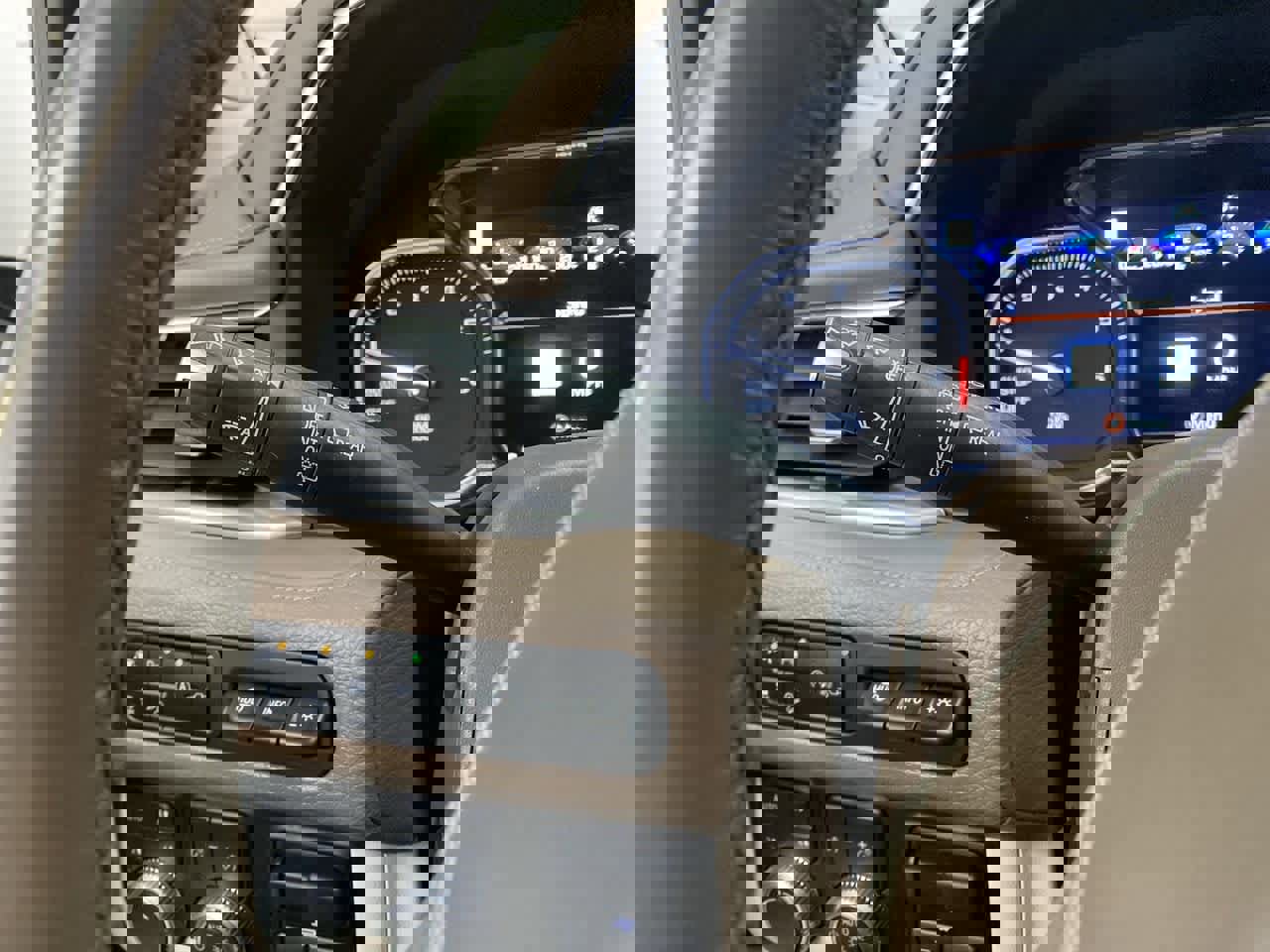 Used 2021 GMC Yukon Denali w/ Denali Premium Package image 22