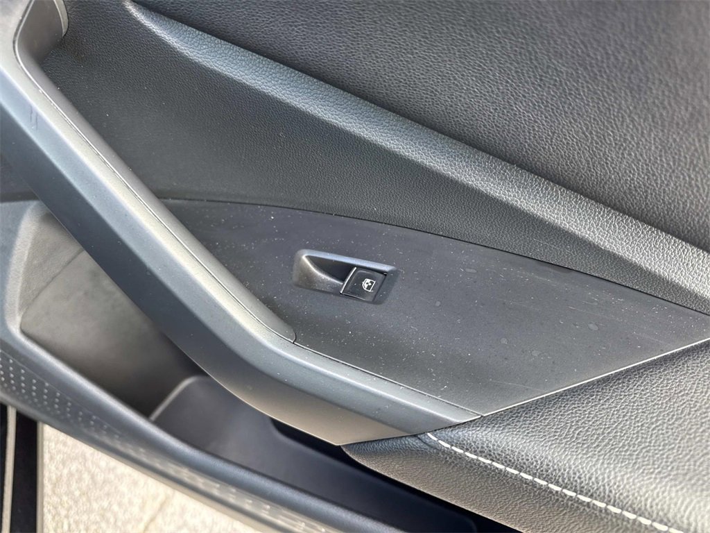 Used 2024 Volkswagen Jetta SE image 28