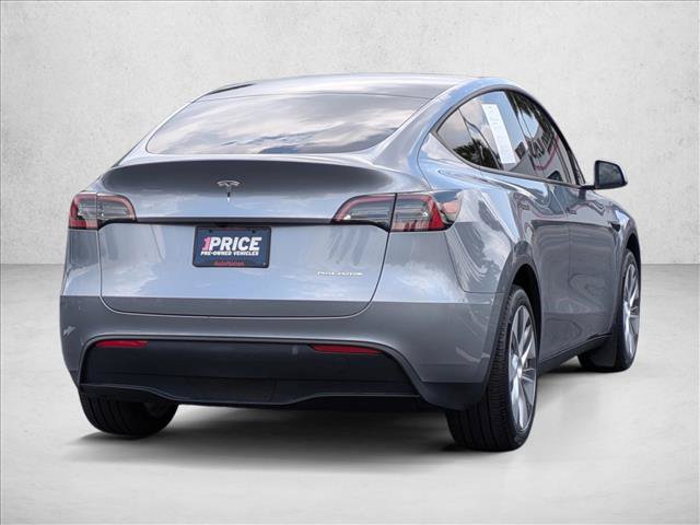 Used 2024 Tesla Model Y Long Range AWD/4WD image 5