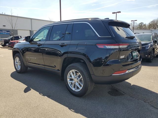 New 2026 Jeep Grand Cherokee Laredo RWD image 4