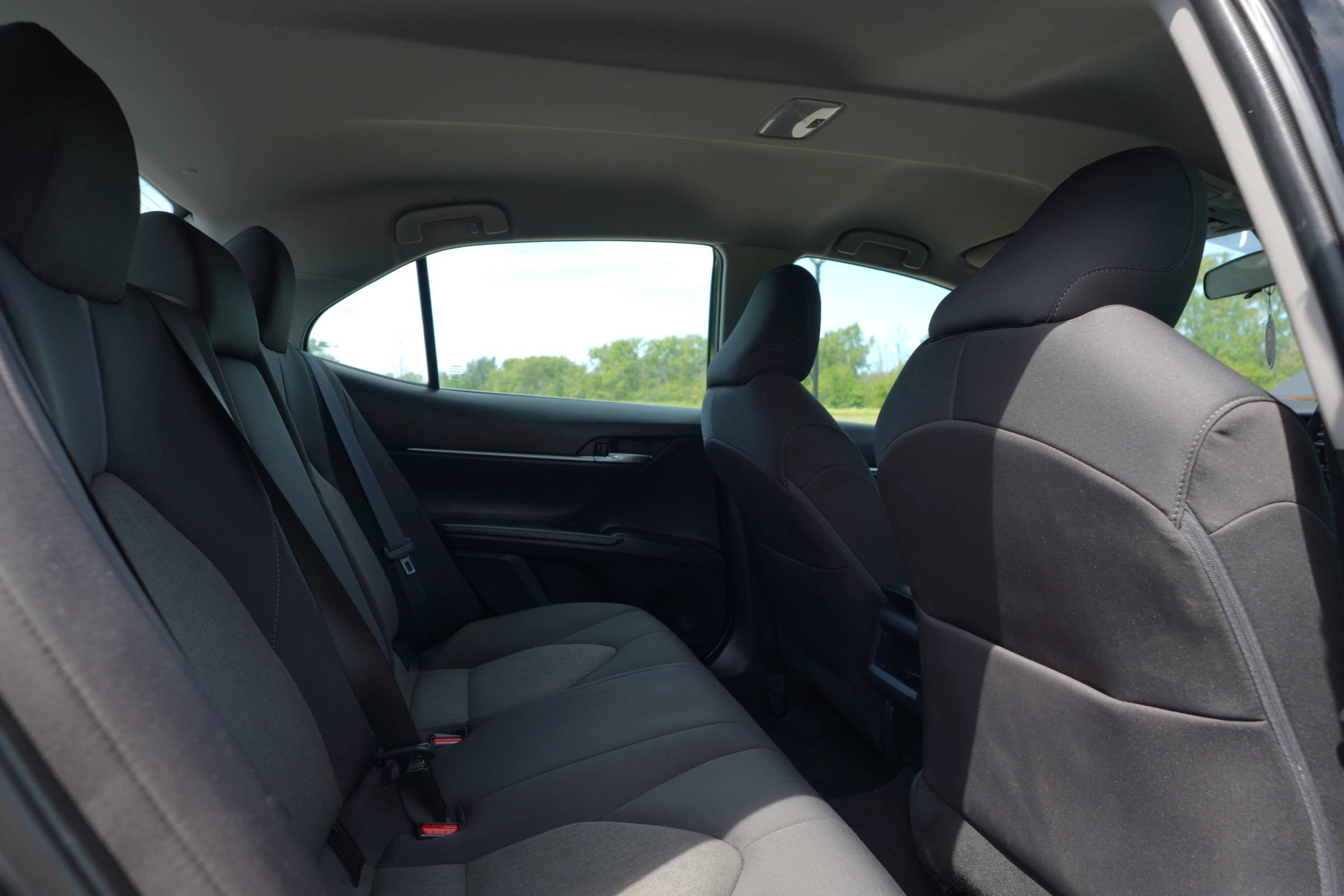 Used 2022 Toyota Camry LE FWD image 18