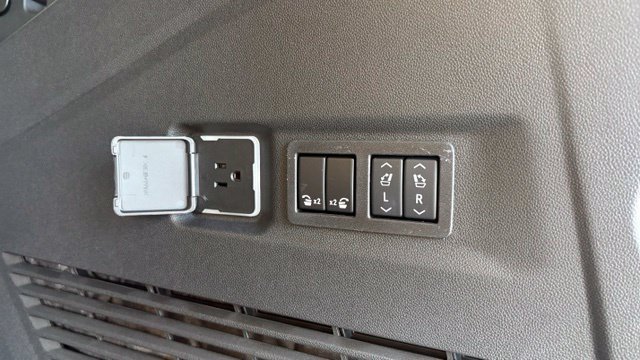 New 2026 Chevrolet Suburban High Country w/ Sun And Tow Package AWD/4WD image 5