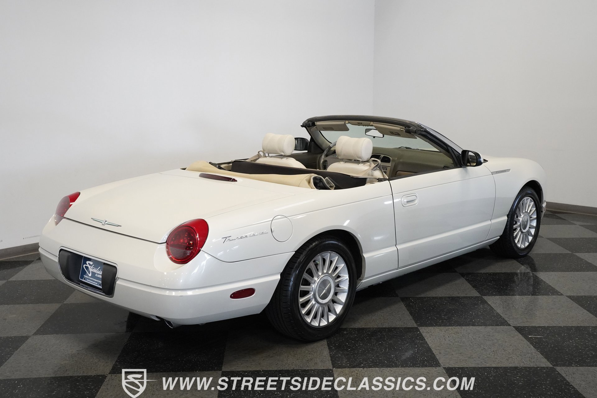 Used 2005 Ford Thunderbird 50th Anniversary image 21
