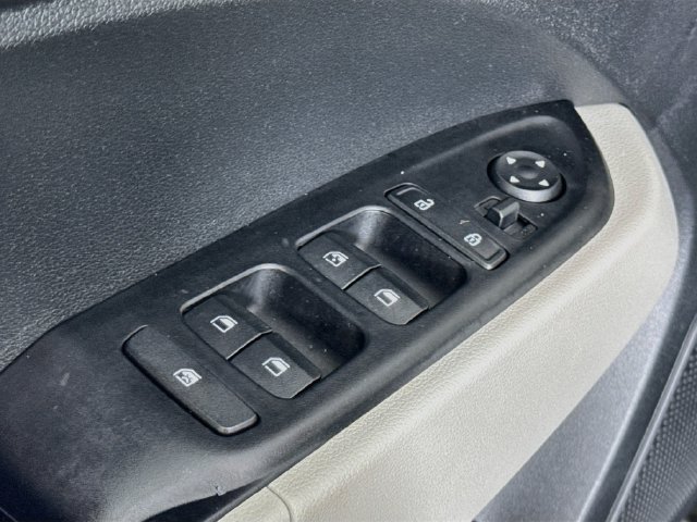 Certified 2025 Hyundai Venue SEL FWD image 29