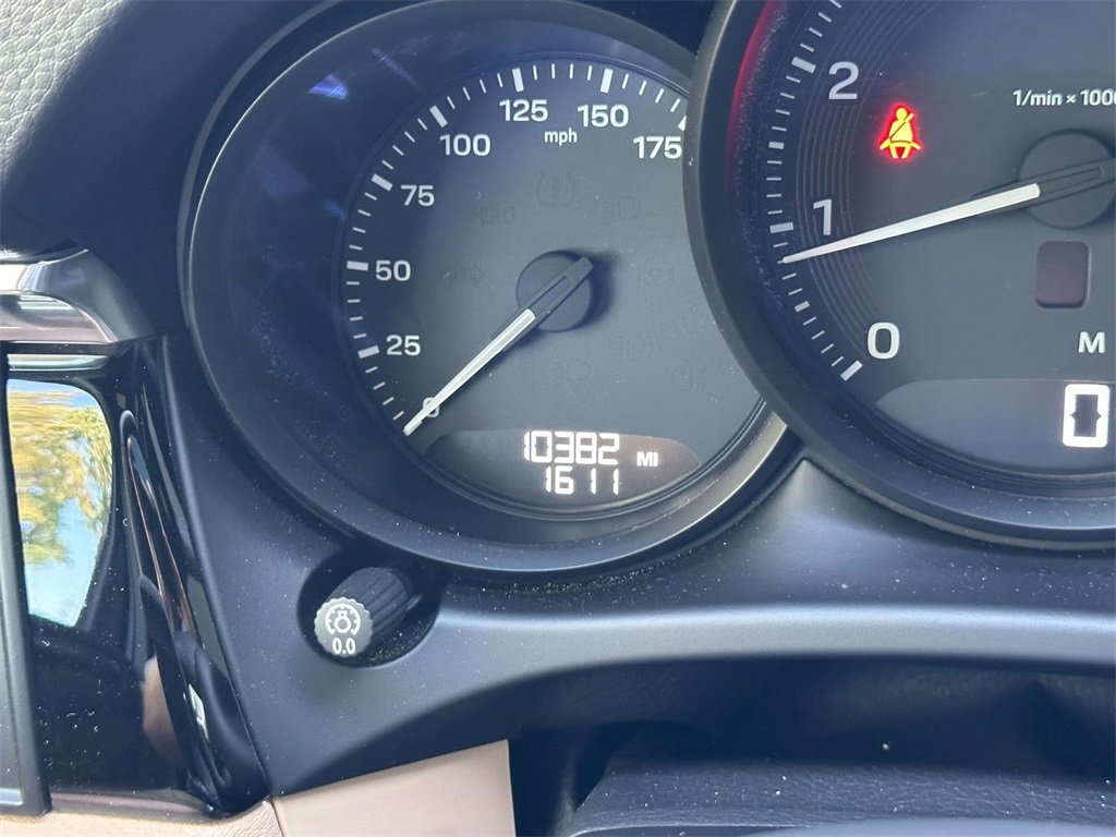 Certified 2025 Porsche Macan Turbo image 21