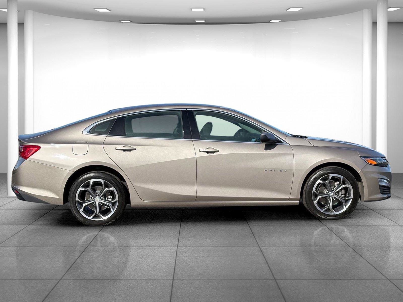 Used 2024 Chevrolet Malibu LT image 8