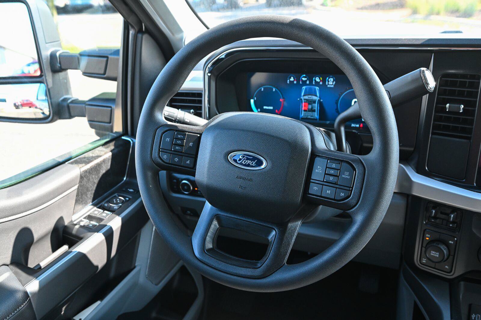New 2026 Ford F250 XLT w/ XLT Premium Package AWD/4WD image 26