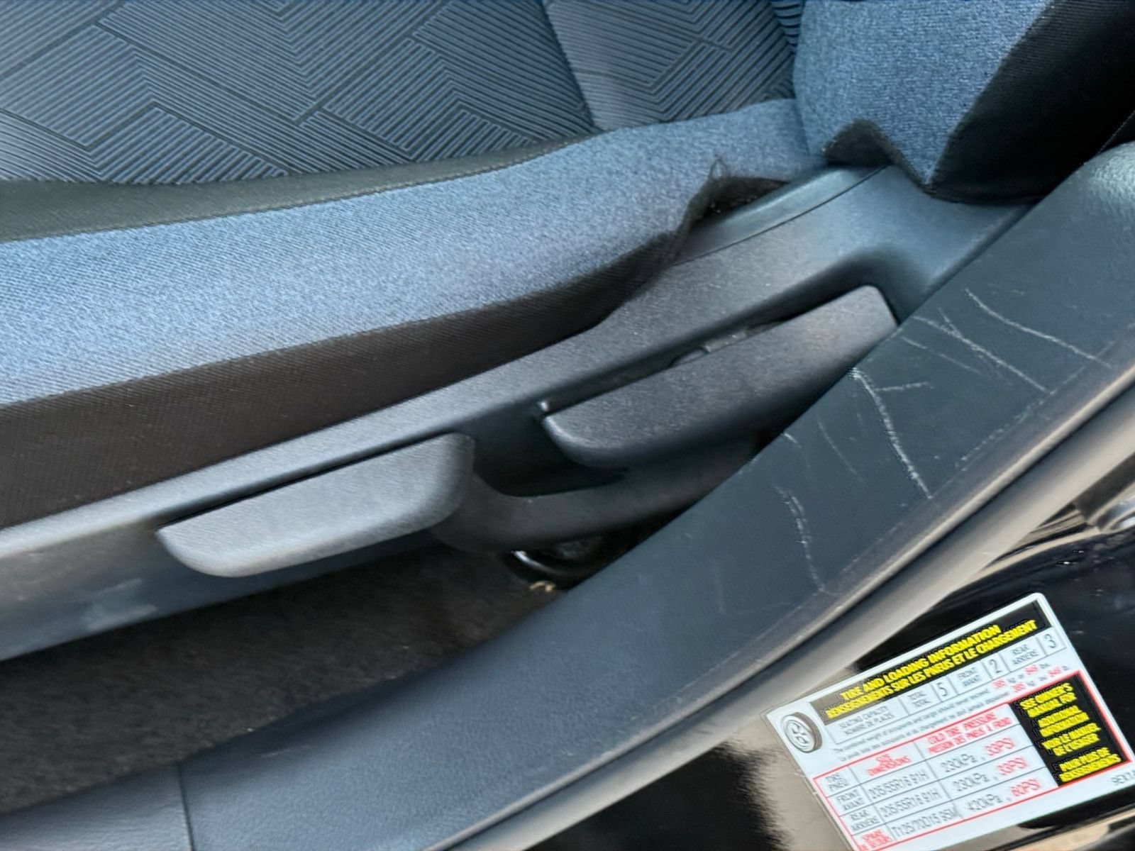 Used 2025 Nissan Versa SV FWD image 21