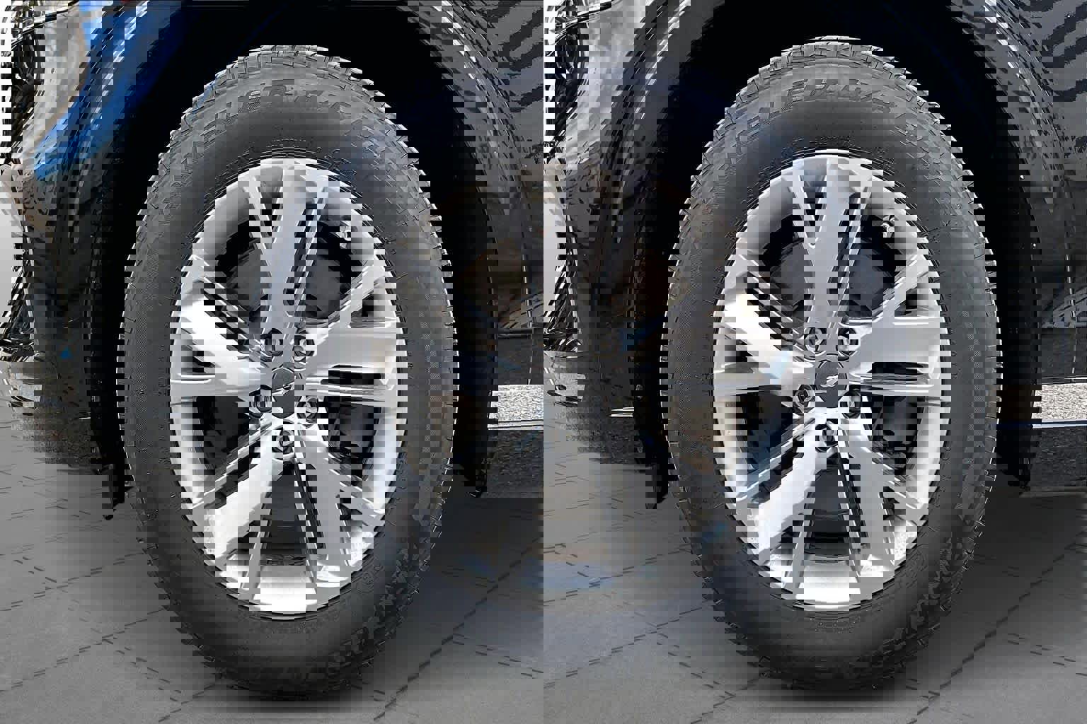 Used 2022 Genesis GV70 2.5T image 10