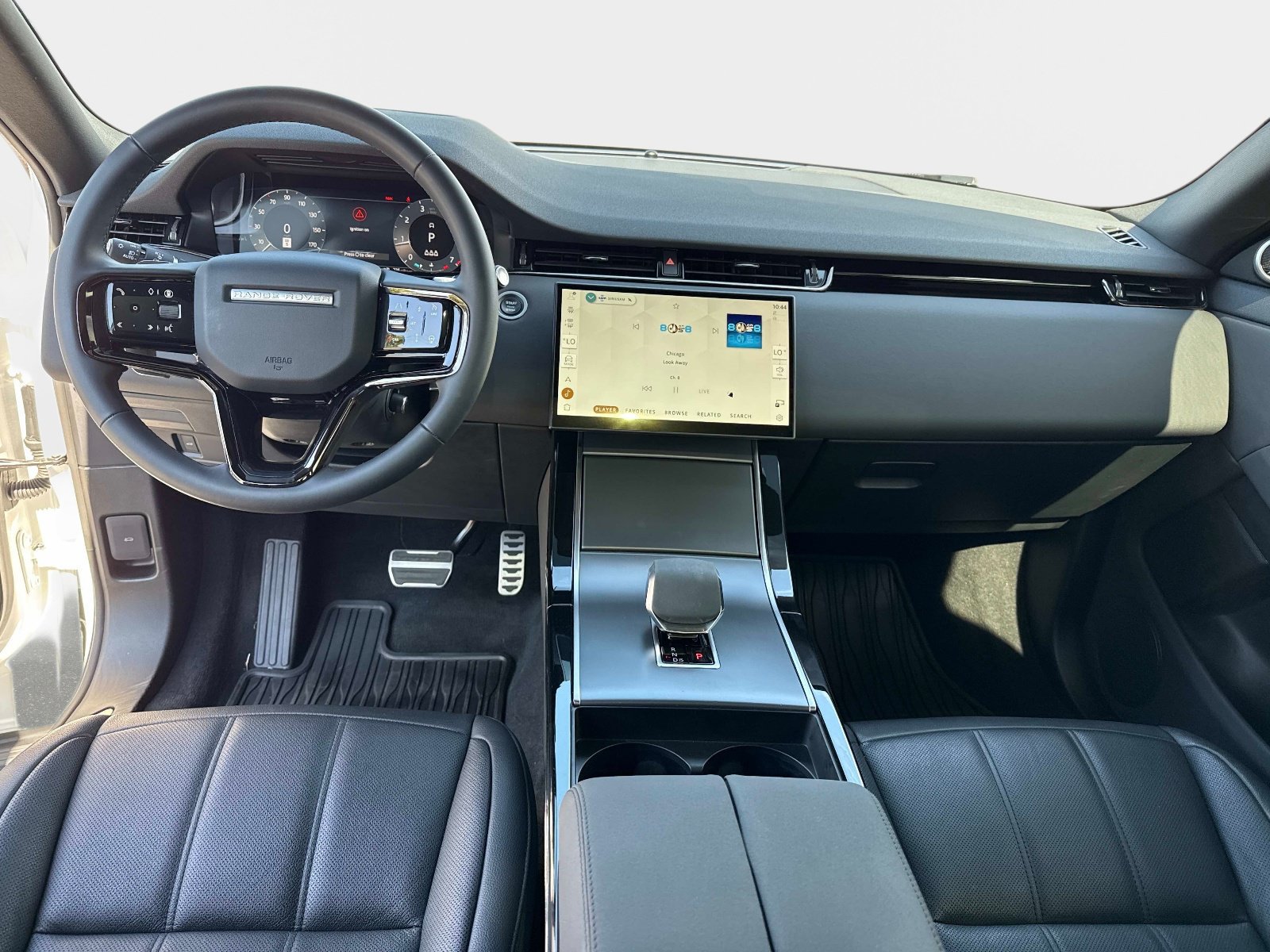 Used 2024 Land Rover Range Rover Evoque Dynamic SE AWD/4WD image 19